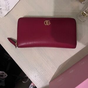 Gucci Women's red Leather Wallet